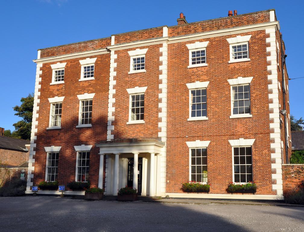 Trafford Hall Chester Exterior foto